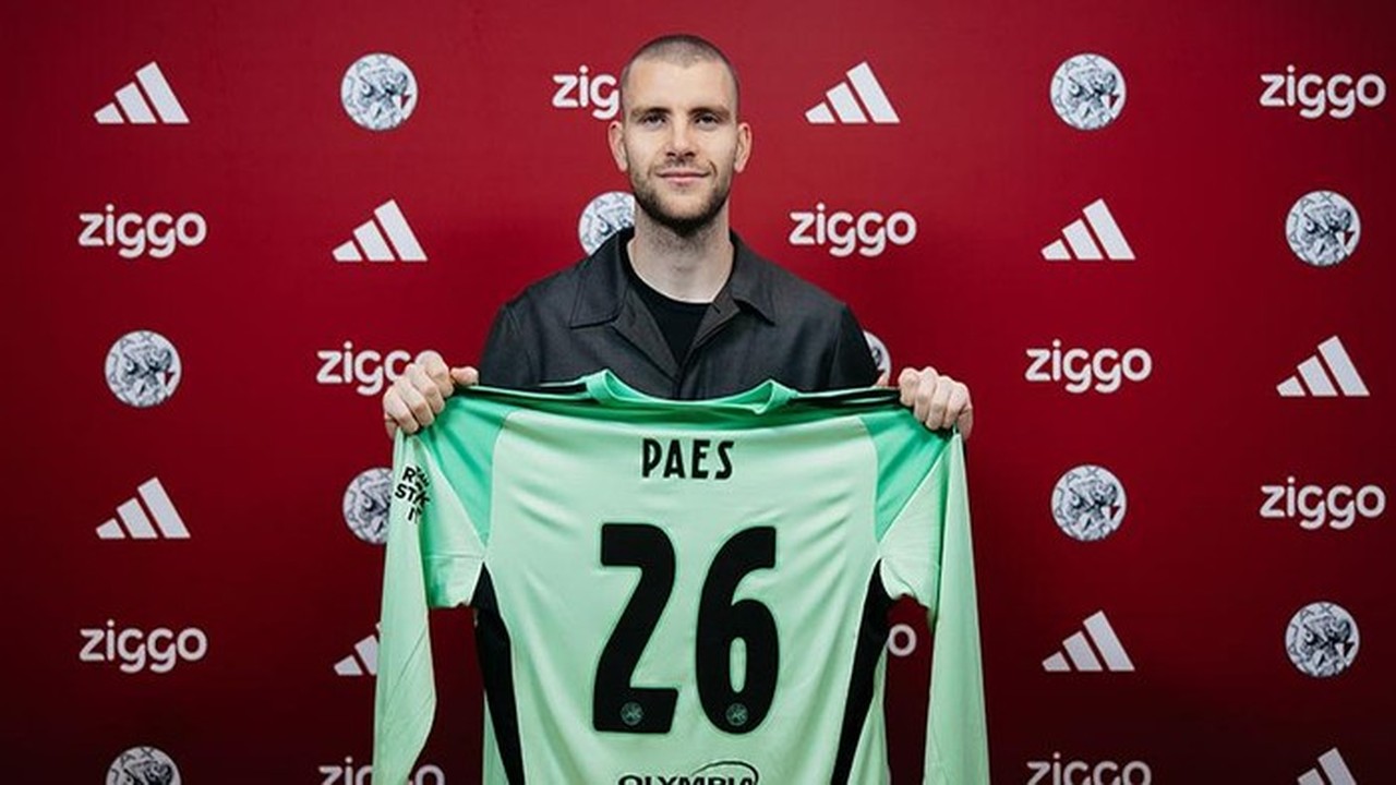 Resmi! Maarten Paes Gabung Ajax Amsterdam dengan Kontrak 3,5 Tahun