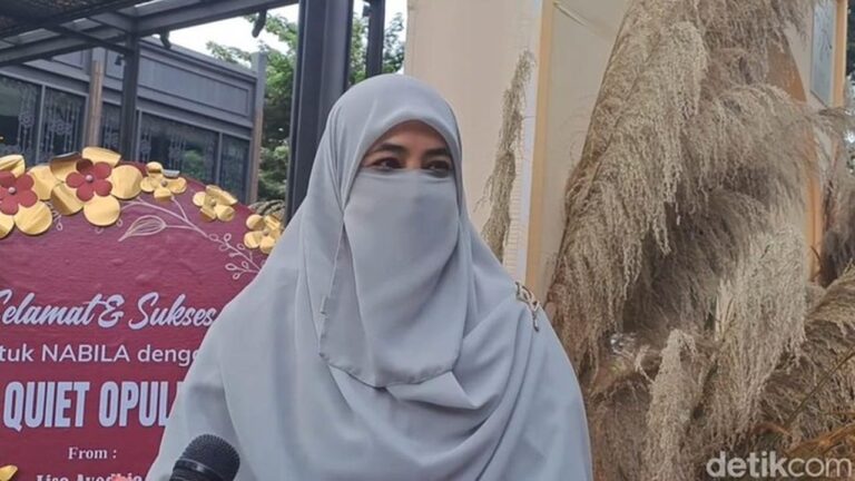 Umi Pipik Pilih Tarawih di Rumah, Siapkan Menu Sahur dan Buka Puasa Sendiri