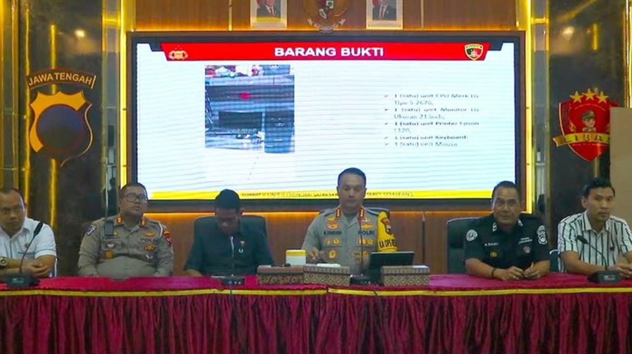 Foto: Kapolrestabes Semarang Kombes M Syahduddi Memimpin Rilis Perkembangan Kasus Kecelakaan Bus Cahaya Trans Yang Menewaskan 16 Orang. (tangkapan Layar Akun Youtube Polrestabes Semarang)