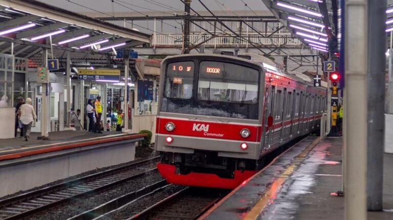 Aturan Buka Puasa di KRL, Transjakarta, MRT, hingga LRT Jabodebek dan Jakarta