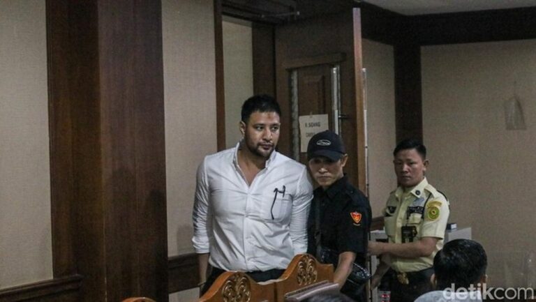 Kuasa Hukum Ammar Zoni Tolak Kesaksian JPU, Nilai Tak Sesuai Berita Acara Pemeriksaan Kuasa Hukum Ammar Zoni Tolak Kesaksian JPU, Nilai Tak Sesuai Berita Acara Pemeriksaan