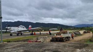 Pesawat Pengangkut BBM Diduga Jatuh di Kaltara, Asap Membubung dari Bukit Krayan