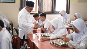 Survei Kemendikdasmen: Makan Bergizi Gratis Tingkatkan Fokus Belajar Murid Secara Signifikan