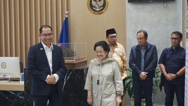 Ahmad Basarah Ungkap Peran Kunci Megawati dalam Perjuangan NU-Muhammadiyah Raih Zayed Award Ahmad Basarah Ungkap Peran Kunci Megawati dalam Perjuangan NU-Muhammadiyah Raih Zayed Award