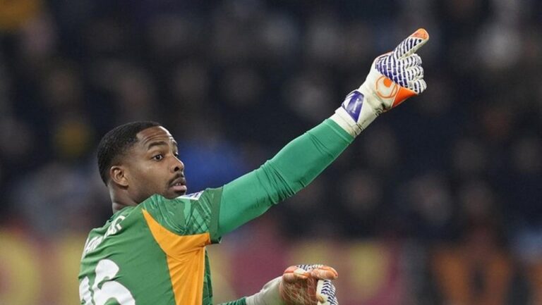 Mike Maignan Perpanjang Kontrak di AC Milan Hingga 2031, Gaji Naik Dua Kali Lipat