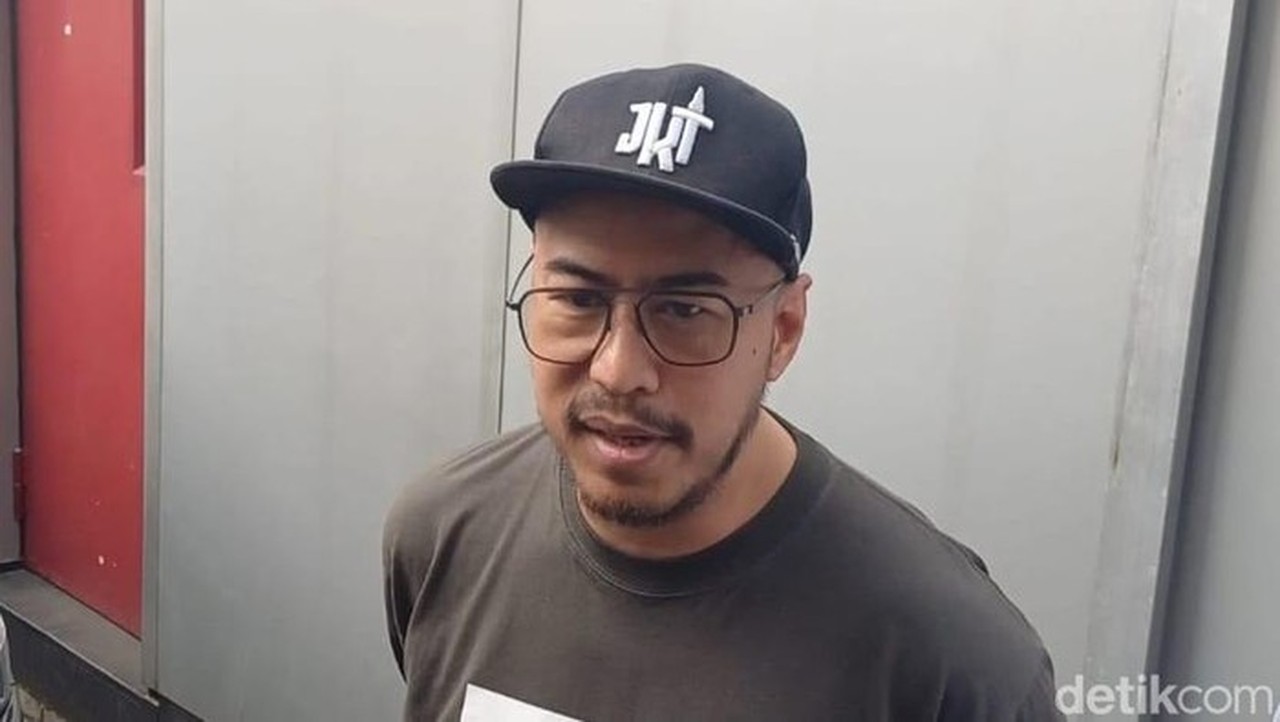 Pandji Pragiwaksono Bingung Diminta Minta Maaf Terkait Materi Stand-Up “Mens Rea”