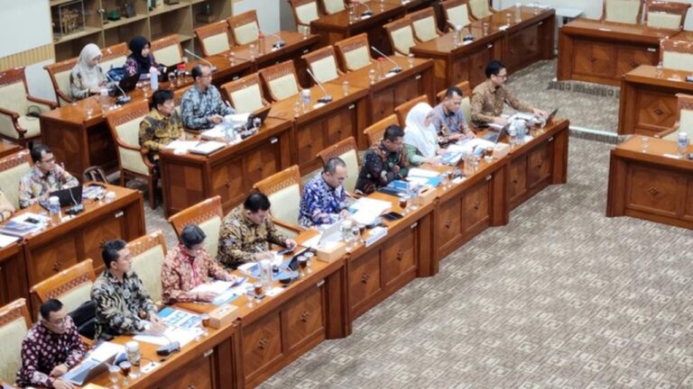 PPATK Terima 43 Juta Laporan Transaksi Keuangan Sepanjang 2025, Nilai Capai Rp 2.085 Triliun PPATK Terima 43 Juta Laporan Transaksi Keuangan Sepanjang 2025, Nilai Capai Rp 2.085 Triliun