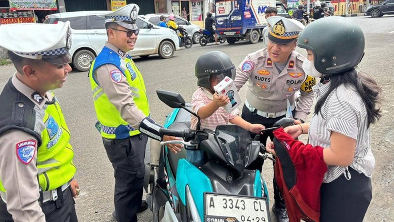 Operasi Keselamatan Maung 2026: Polresta Serang Kota Sasar Travel Gelap dan Pelanggar Lalu Lintas Operasi Keselamatan Maung 2026: Polresta Serang Kota Sasar Travel Gelap dan Pelanggar Lalu Lintas