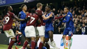 Drama Chelsea vs West Ham: Adama Traore Picu Keributan, Todibo Diusir Wasit