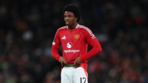 Krisis Bek Kiri Manchester United: Peluang Tyrell Malacia Kembali Bersinar di Bawah Carrick