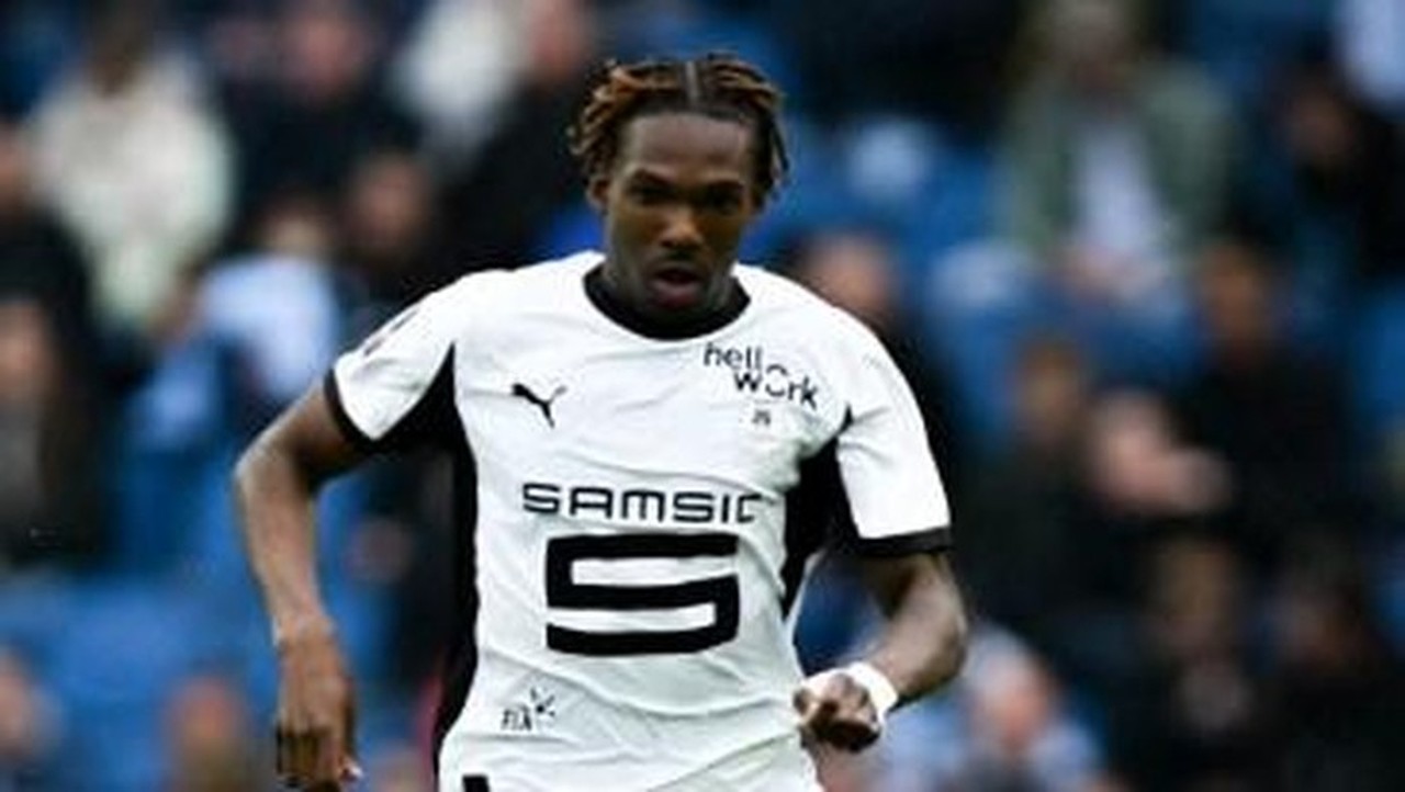 Jeremy Jacquet ke Liverpool: Bek Muda Rp 1,3 Triliun, Sehebat Apa Potensinya? Jeremy Jacquet ke Liverpool: Bek Muda Rp 1,3 Triliun, Sehebat Apa Potensinya?