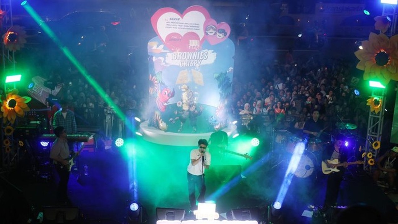 Juicy Luicy Gebrak Panggung, Hibur Penggemar di Peluncuran Tango Brownies Crispy Susu