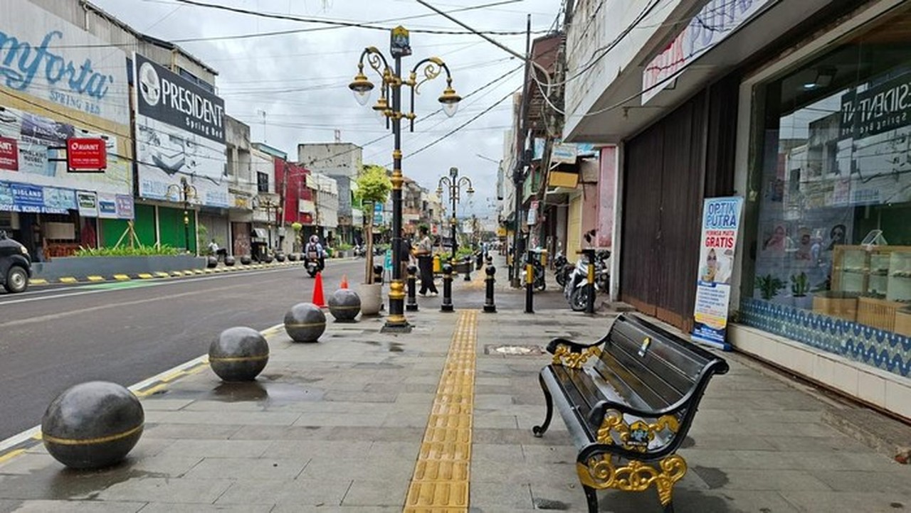 Pemkot Serang Tegas Larang Pedagang Jualan di Trotoar Royal Pasca Revitalisasi