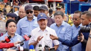 Menteri KP Pastikan SIPI Nelayan Muara Angke Diterbitkan Cepat, Kapal Mangkrak Dipindah
