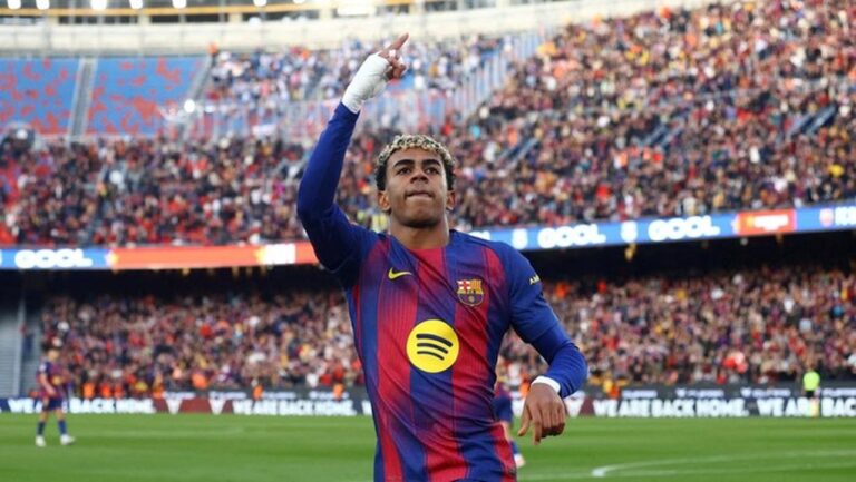 Lamine Yamal Tegaskan Komitmen Pensiun di Barcelona, Kontrak Hingga 2031 Lamine Yamal Tegaskan Komitmen Pensiun di Barcelona, Kontrak Hingga 2031