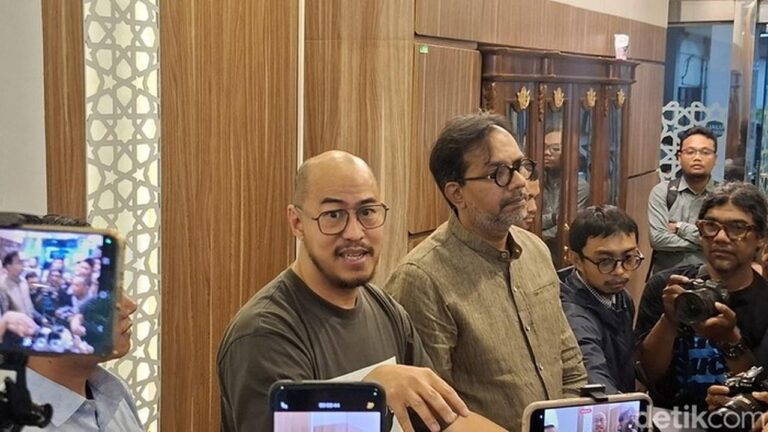 Pandji Pragiwaksono dan Haris Azhar Bertemu MUI, Bahas ‘Mens Rea’ dan Keresahan Publik