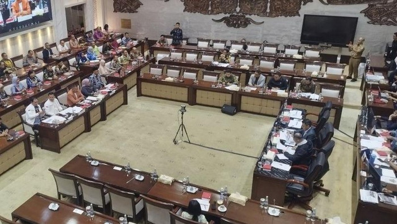 Asosiasi DPRD Kabupaten Adukan Pemotongan TKD ke Komisi XI DPR RI Asosiasi DPRD Kabupaten Adukan Pemotongan TKD ke Komisi XI DPR RI