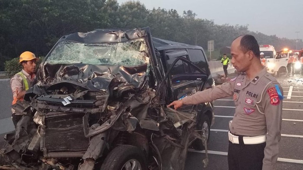 Kecelakaan Maut di Tol Cipali KM 93: Suzuki APV Tabrak Kendaraan Tak Dikenal, 3 Tewas