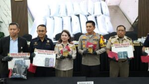 Tiga Kurir Benih Lobster Rp 4,2 Miliar Ditangkap di Bandara Soekarno-Hatta