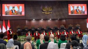 Mahkamah Konstitusi Gelar Wisuda Purnabakti untuk Hakim Arief Hidayat yang Memasuki Masa Pensiun