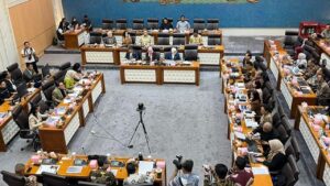 Ketua Komisi VII DPR Kritik Menpar Jawab Isu Rapat Lewat Media Sosial