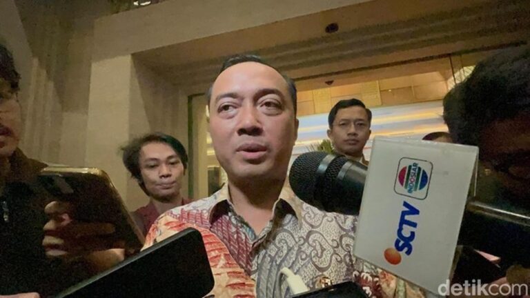 Mahendra Siregar Mundur dari Ketua OJK, Istana Sebut Surat Pengunduran Diri Sedang Diproses