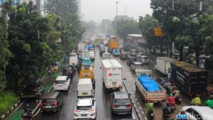 Banjir di Jalan DI Pandjaitan Jakarta Timur Surut, Lalu Lintas Kembali Normal