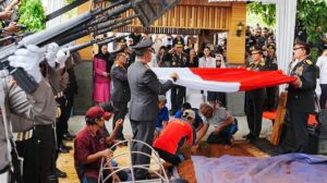 Presiden Prabowo Anugerahkan Bintang Bhayangkara Pratama kepada Istri Kapolri ke-5 Jenderal Hoegeng