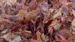 Warga Bekasi Heboh Temukan Ratusan Karung Cacahan Diduga Uang di TPS Liar