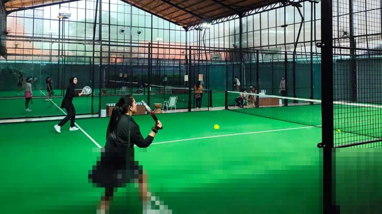 Hindari Cedera Siku Padel: Panduan Lengkap untuk Pemula agar Tetap Aman di Lapangan