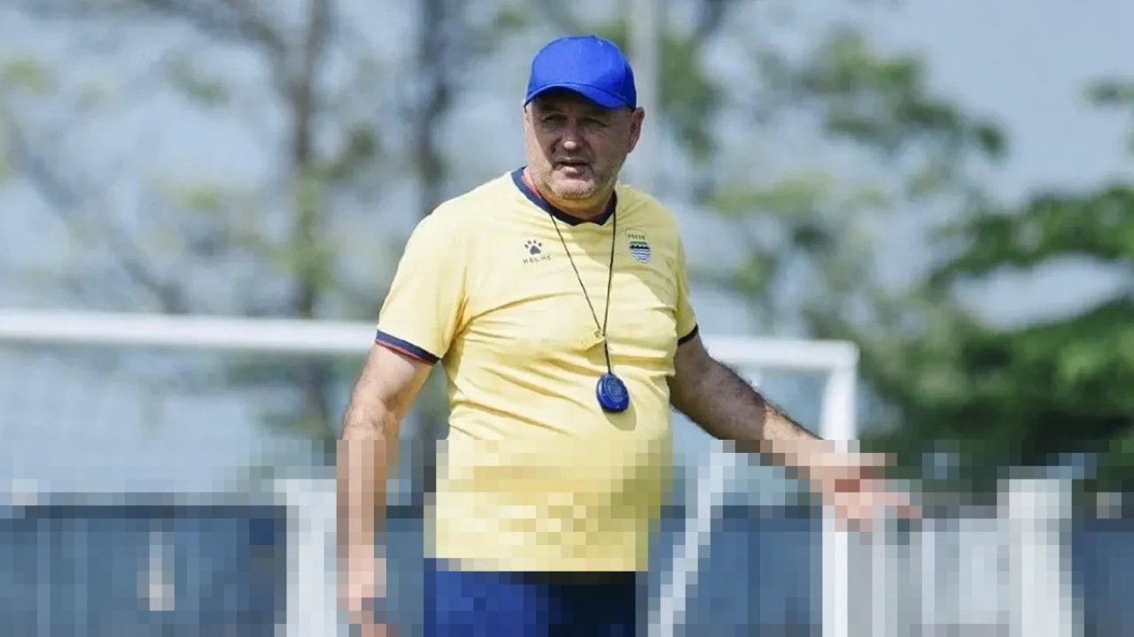 Bojan Hodak Absen Dampingi Persib Lawan Madura United, Carlos Parreira: Maung Bandung Tetap Berbahaya