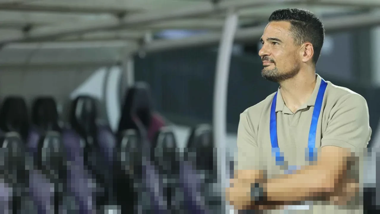 Carlos Pena: Wasit Liga Indonesia Levelnya Sangat Rendah, Kritik Berulang Usai Persita Takluk dari Dewa United