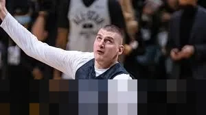 Nuggets Taklukkan Celtics 103-84, Jokic Bersinar di Tengah Absennya Murray