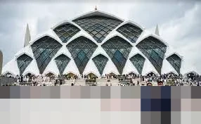 Jadwal Salat dan Imsakiyah Medan 8 Ramadan 1447 H: Waktu Magrib Pukul 18:42 WIB