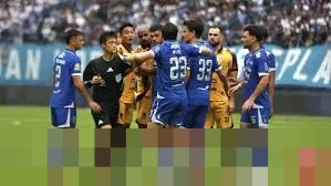 Liga 1 2025/2026 Memanas: Persib, Persija, dan Borneo FC Saling Sikut di Puncak Klasemen