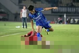 Papan Bawah BRI Super League Memanas: PSBS Biak Hadapi PSIM Yogyakarta dalam Laga Krusial
