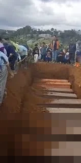Sepuluh Jenazah Korban Longsor Cisarua Dimakamkan Massal, Identitas Masih Misterius