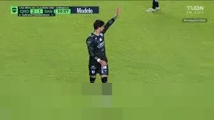 Drama di Estadio Corregidora: Penalti Homenchenko Selamatkan Querétaro dari Kekalahan Kontra Santos Laguna