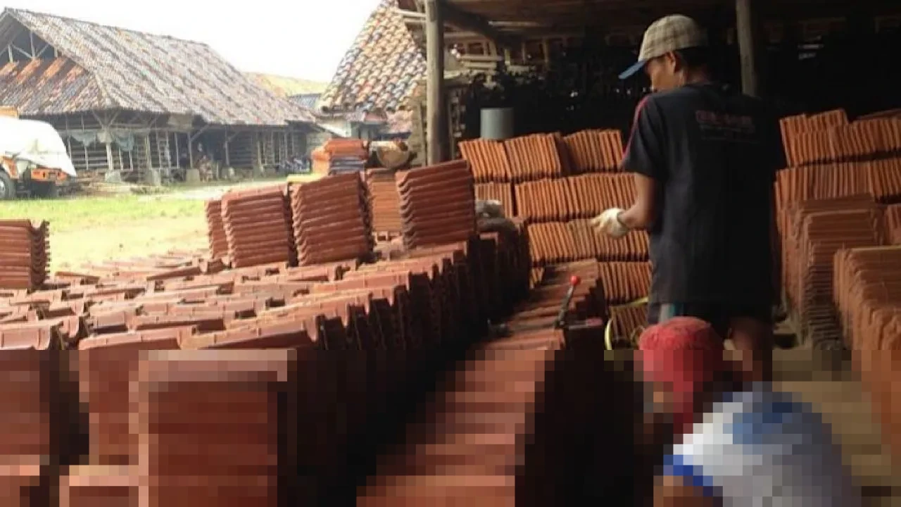 KUR BRI Dorong Modernisasi UMKM Genteng Jatiwangi, Perkuat Produksi dan Serap Tenaga Kerja Lokal