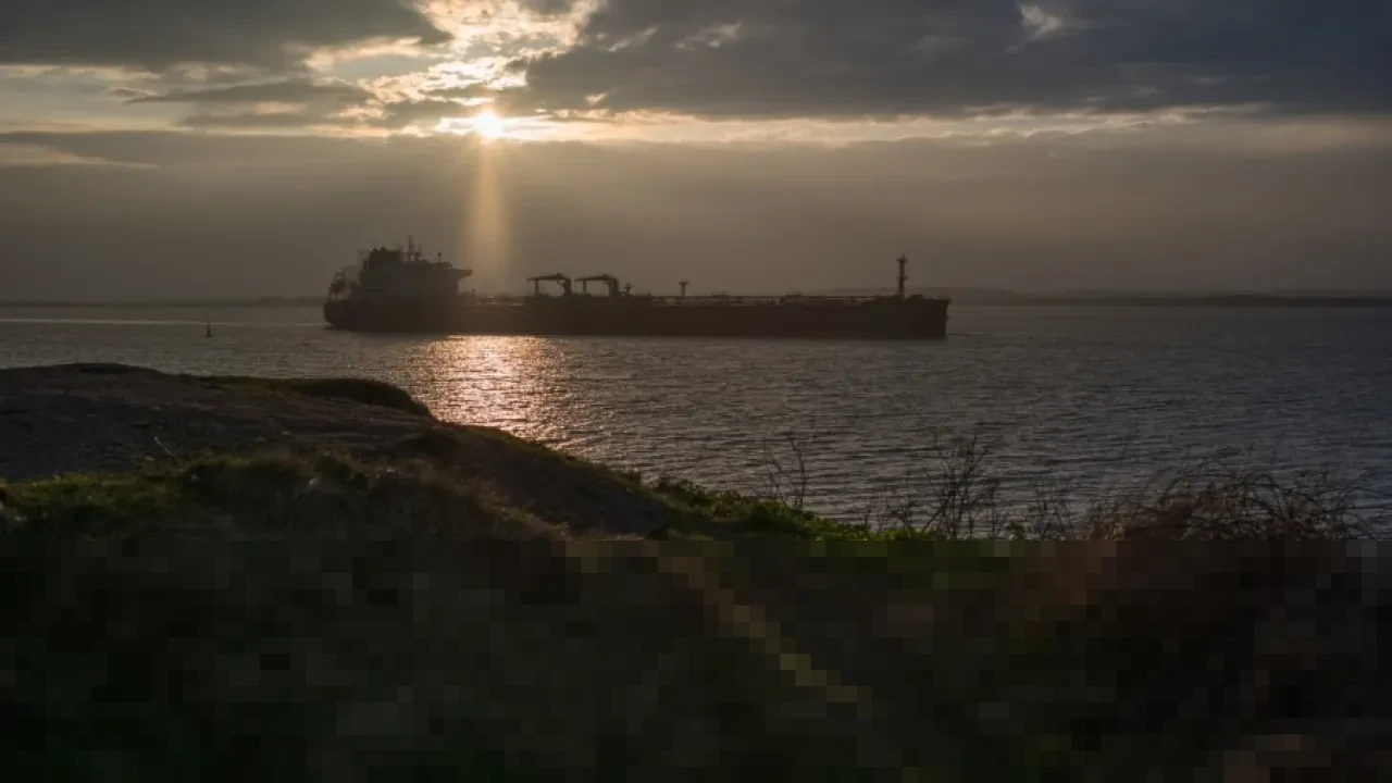 Tanker Pakistan Lewati Selat Hormuz via Iran, Indikasi Kendali Teheran atas Jalur Krusial