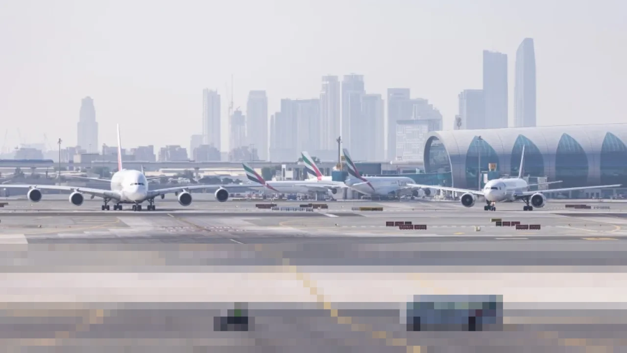 Bandara Dubai Rusak dan Penerbangan Lumpuh Akibat Serangan Balasan Rudal Iran