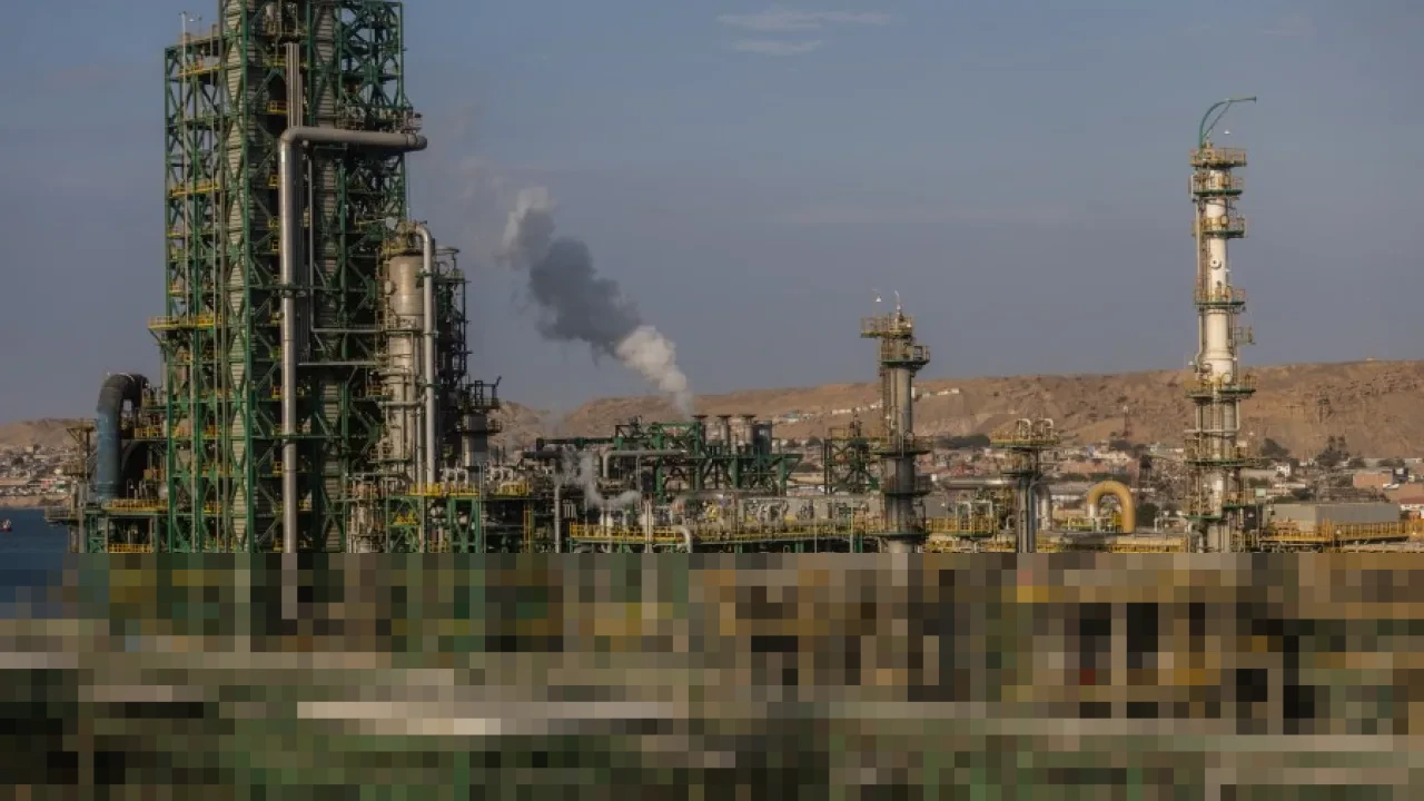 Konflik Iran-AS-Israel: Selat Hormuz ‘Tertutup De Facto’, Pasokan Minyak Global Terancam