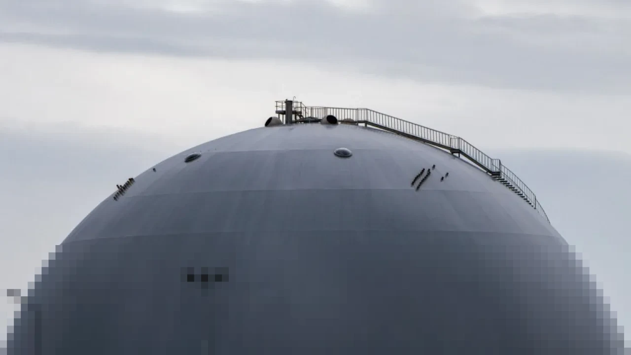 Konflik Iran-Israel-AS Picu Krisis Gas Global, Selat Hormuz Terhenti Total