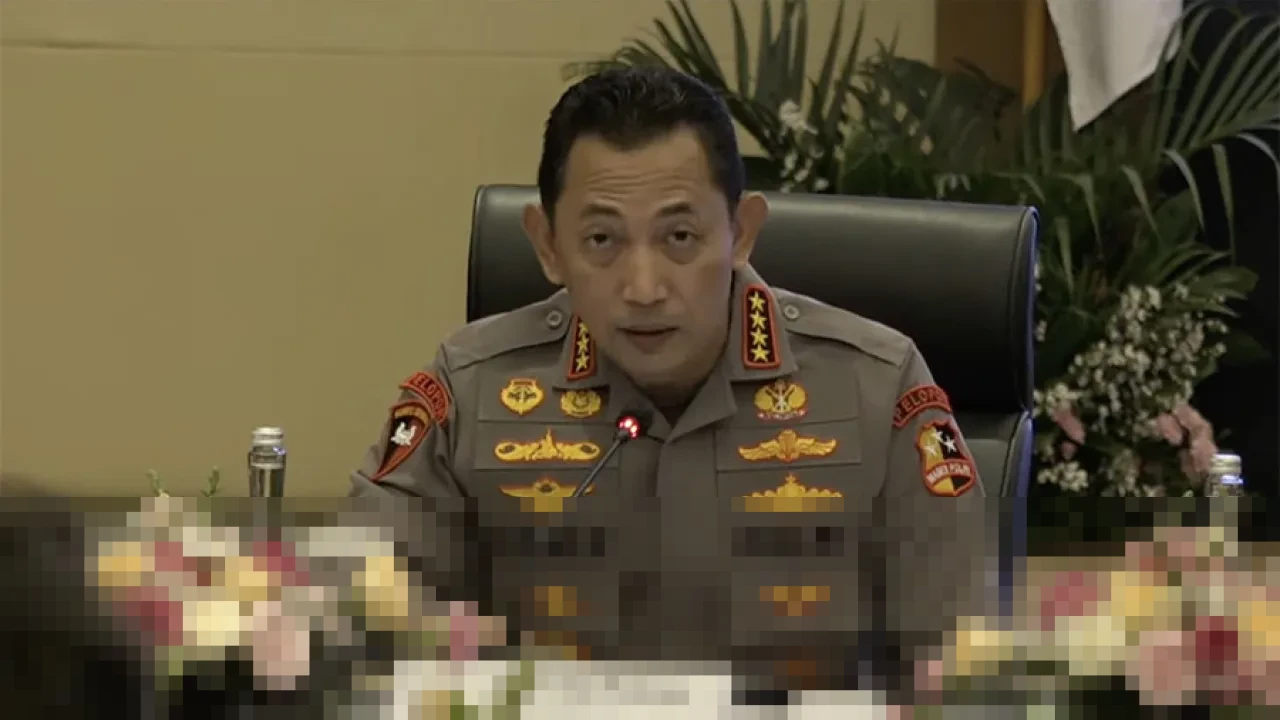 Kapolri Demosi Tiga Kapolres Viral, Tegaskan Komitmen Disiplin Polri