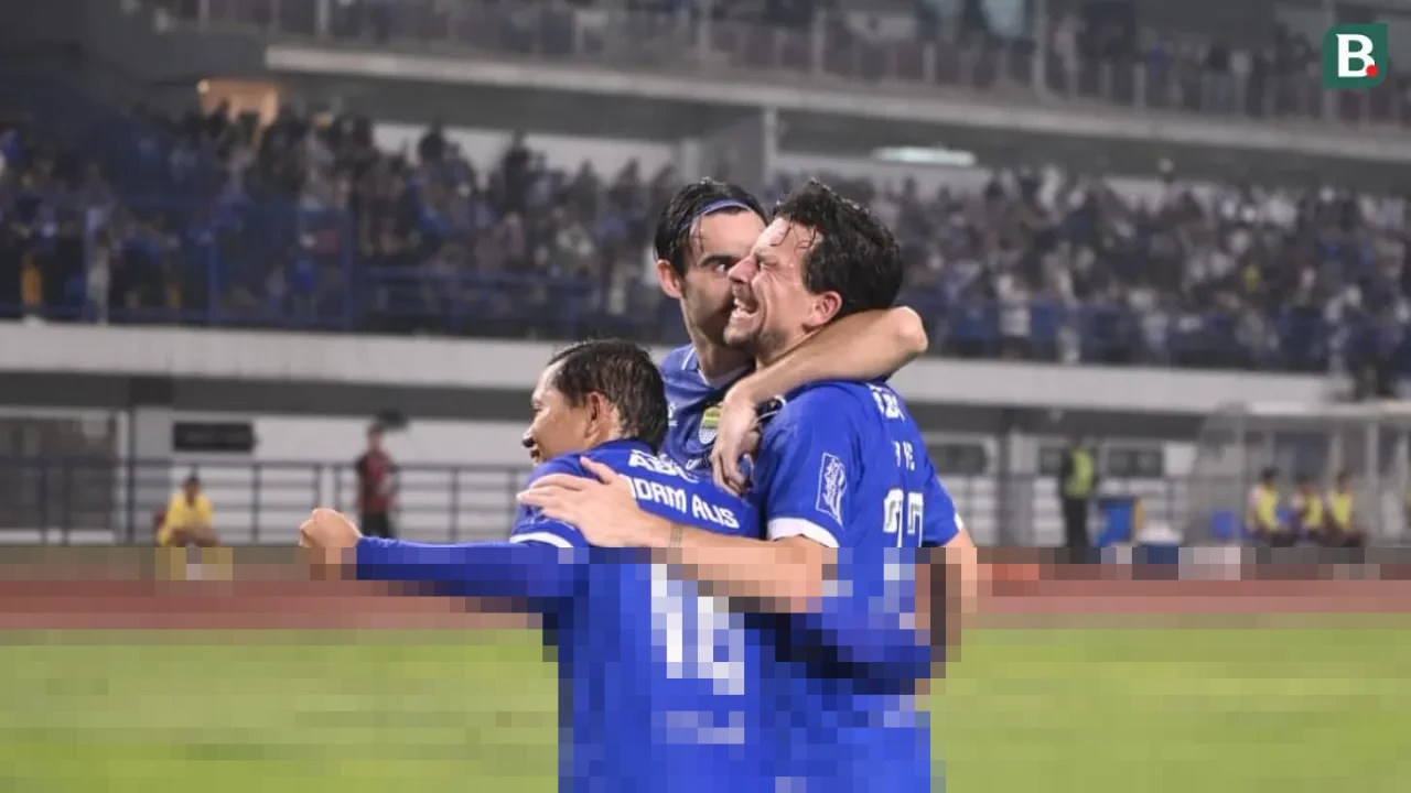 Persib Bandung Gasak Persik 3-0, Kokoh di Puncak BRI Super League