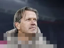 PSV Eindhoven Tantang Heracles Almelo: Pemuncak Klasemen Hadapi Juru Kunci di Asito Stadion