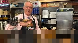RFK Jr. Soroti ‘Makanan Asli’ dalam Tur BBQ Nasional, Picu Perdebatan Kebijakan Kesehatan