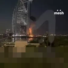Puing Drone Iran Bakar Fasad Burj Al Arab, Bandara Dubai Terdampak di Tengah Eskalasi Konflik