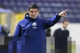 Chivu: “Scudetto Belum Dimenangkan,” Inter Milan Kokoh di Puncak Serie A