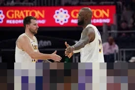 Lakers Hancurkan Kings 128-104, Duo Bintang LeBron-Doncic Bersinar Terang